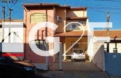 Imagem: A casa em condomínio possui 3 Dormitórios, 4 Banheiros, 3