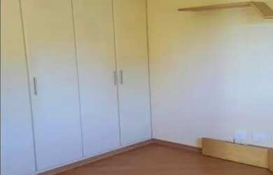 Imagem 14: Maravilhosa casa isolada no Condomínio Parque Paulistano, amplo terreno com jardim na fren