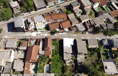 Imagem: O terreno possui 420m² de Área e está localizado em Parque