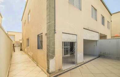 Imagem: A casa em condomínio possui 4 Dormitórios, 3 Banheiros, 3