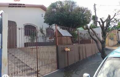 Imagem: A casa possui 4 Dormitórios, 3 Banheiros, 3 Vagas na garagem