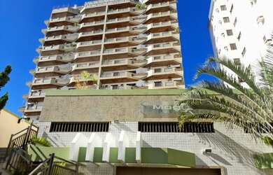 Imagem: O apartamento possui 4 Dormitórios, 2 Banheiros, 2 Vagas na