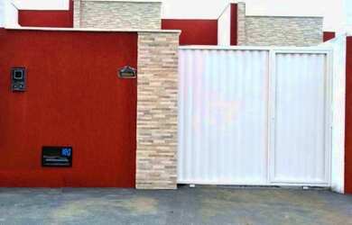 Imagem: A casa possui 2 Dormitórios, 2 Banheiros, 2 Vagas na garagem