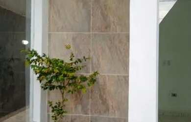 Imagem: A casa em condomínio possui 2 Dormitórios, 2 Banheiros, 1