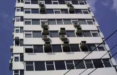 Imagem: O depósito possui 2 Vagas na garagem, 168m² de Área e está