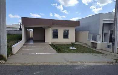 Imagem: A casa em condomínio possui 3 Dormitórios, 2 Banheiros, 2