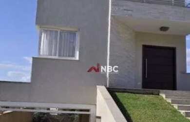 Imagem: A casa em condomínio possui 4 Dormitórios, 4 Banheiros, 4