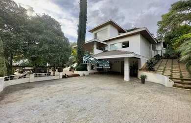 Imagem: A casa em condomínio possui 4 Dormitórios, 5 Banheiros, 3