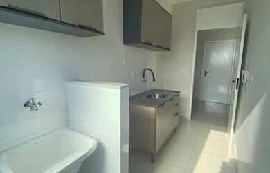 Imagem: O apartamento possui 1 Dormitório, 2 Banheiros, 1 Vaga na garagem