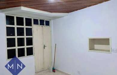 Imagem: A casa possui 1 Dormitório, 1 Banheiro, 1 Vaga na garagem e