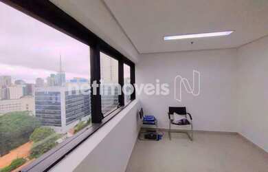 Imagem: O depósito possui 1 Vaga na garagem, 25m² de Área e está