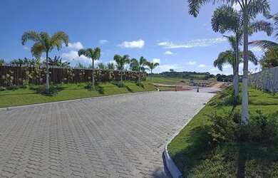 Imagem: O terreno possui 315m² de Área e está localizado em Centro