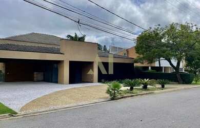 Imagem: A casa em condomínio possui 5 Dormitórios, 5 Banheiros, 5