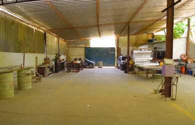 Imagem: O depósito possui 5 Vagas na garagem e 600m² de Área e está