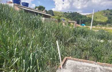 Imagem: O terreno possui 180m² de Área e está localizado em Santíssimo