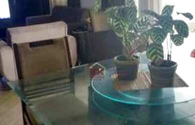 Imagem: O apartamento possui 3 Dormitórios, 1 Banheiro, 3 Vagas na