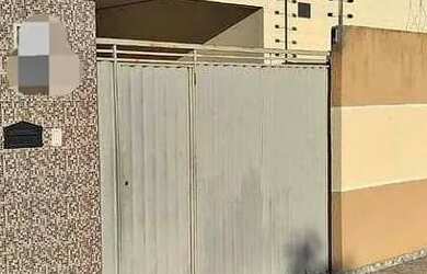 Imagem: A casa possui 3 Dormitórios, 2 Banheiros, 3 Vagas na garagem