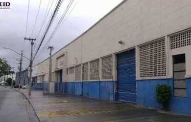 Imagem: O depósito possui 5 Vagas na garagem, 2.960m² de Área e