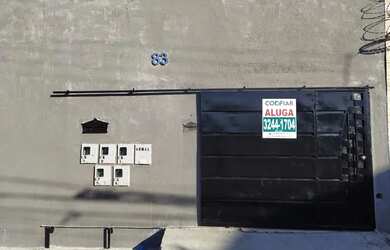 Imagem: A casa possui 1 Dormitório, 1 Banheiro, 1 Vaga na garagem