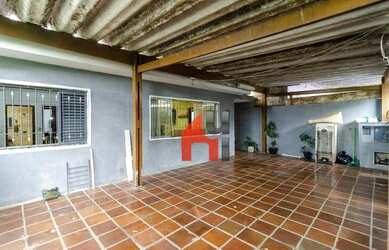 Imagem: A casa possui 2 Dormitórios, 3 Banheiros, 3 Vagas na garagem