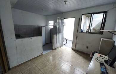 Imagem: A casa possui 1 Dormitório, 1 Banheiro, 45m² de Área e está