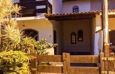 Imagem: A casa em condomínio possui 4 Dormitórios, 5 Banheiros, 1