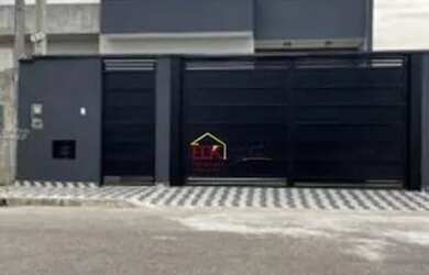 Imagem: A casa possui 2 Dormitórios, 2 Banheiros, 2 Vagas na garagem