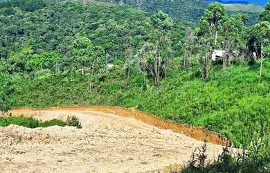 Imagem: O terreno possui 1000m² de Área e está localizado em Rio