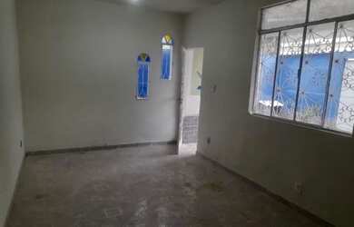 Imagem: A casa possui 3 Dormitórios, 1 Banheiro, 1 Vaga na garagem