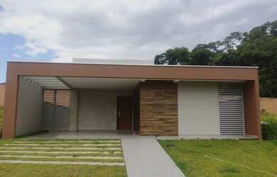 Imagem: A casa em condomínio possui 3 Dormitórios, 2 Banheiros, 2