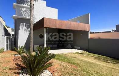 Imagem: A casa em condomínio possui 3 Dormitórios, 4 Banheiros, 2