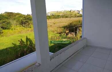 Imagem: A casa possui 1 Dormitório, 1 Banheiro, 2 Vagas na garagem