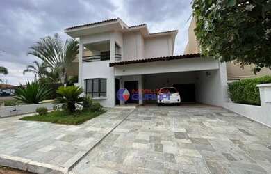 Imagem: A casa em condomínio possui 3 Dormitórios, 3 Banheiros, 4