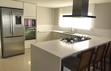 Imagem 7: Locação Anual. Área de serviço, 2 Vagas na garageme4 Dormitórios