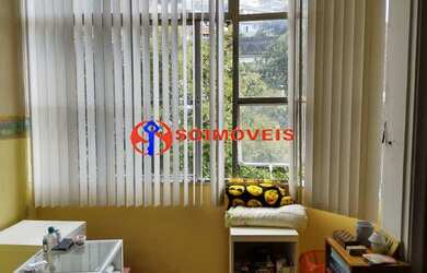 Imagem 10: Alto com vista árvores e comunidade