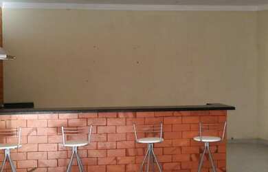 Imagem 6: Casa de esquina. Piscina, Churrasqueira, Guarda roupae515m² de Área