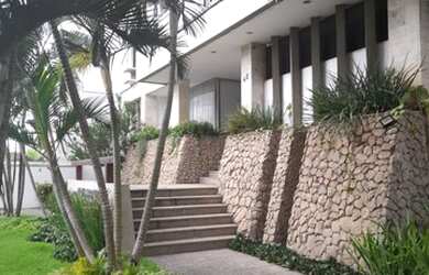 Imagem: O apartamento possui 3 Dormitórios, 1 Banheiro, 1 Vaga na garagem