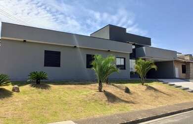 Imagem: A casa em condomínio possui 3 Dormitórios, 5 Banheiros, 4