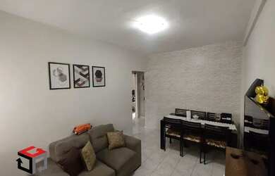 Imagem: O apartamento possui 2 Dormitórios, 1 Banheiro, 1 Vaga na garagem