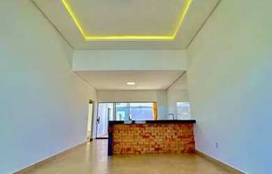 Imagem: A casa em condomínio possui 3 Dormitórios, 2 Banheiros, 4