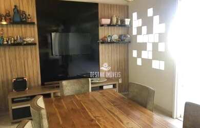 Imagem: A casa possui 4 Dormitórios, 5 Banheiros, 3 Vagas na garagem