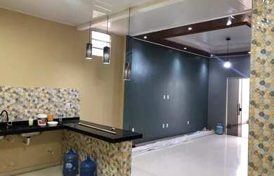 Imagem: A casa possui 2 Dormitórios, 2 Banheiros, 1 Vaga na garagem