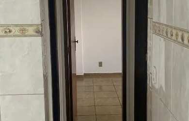 Imagem: O apartamento para alugar possui 2 Dormitórios, 1 Banheiro