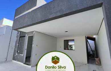 Imagem: A casa possui 3 Dormitórios, 2 Banheiros, 2 Vagas na garagem