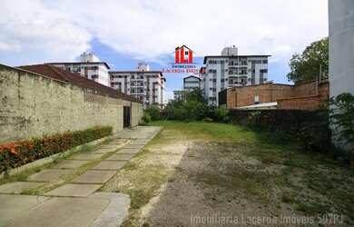 Imagem 9: Casa 4 Qts sendo 1 suíte, piscina Prox DB Pq10, em frente ao Jd Bougainville