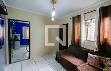 Imagem: A casa possui 3 Dormitórios, 3 Banheiros, 2 Vagas na garagem