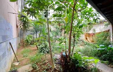 Imagem: A casa possui 3 Dormitórios, 1 Banheiro, 3 Vagas na garagem