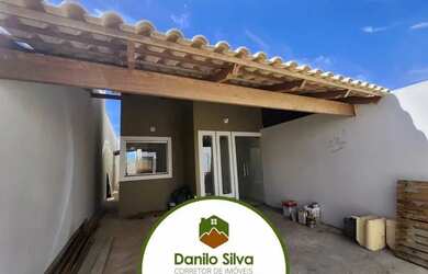 Imagem: A casa possui 3 Dormitórios, 1 Banheiro, 1 Vaga na garagem