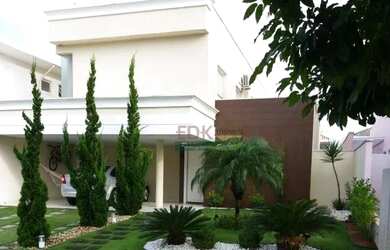 Imagem: A casa em condomínio possui 4 Dormitórios, 5 Banheiros, 4