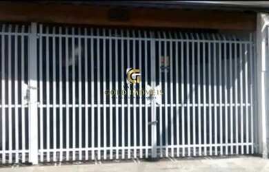 Imagem: A casa possui 3 Dormitórios, 2 Banheiros, 1 Vaga na garagem